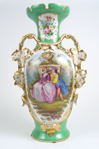 Appraisal: AN OLD PARIS PORCELAIN VASE Hand painted with garden scene