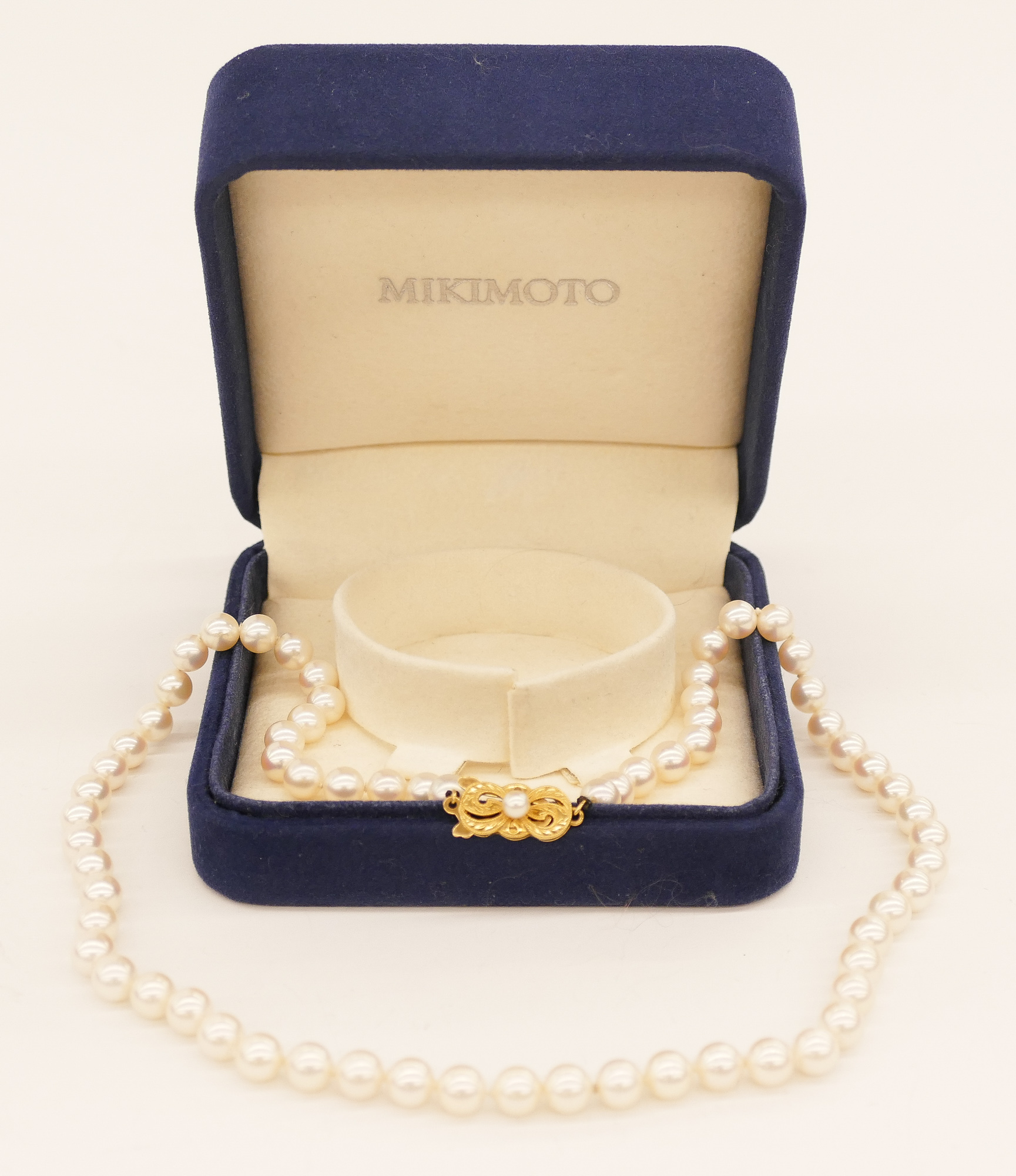 Appraisal: Mikimoto mm Creamrose Pearl k Necklace '' A fine strand