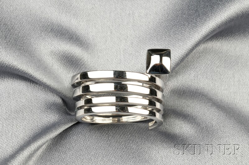 Appraisal: kt White Gold Ring Gucci Italy designed as a coiled