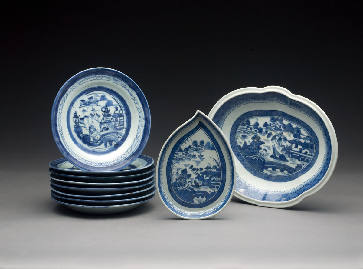 Appraisal: CANTON LOBED DISH AND A LEAF-SHAPED DISH Length of first