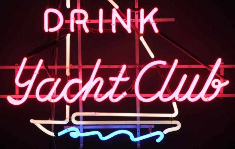 Appraisal: Yacht Club Soda Sailboat Neon Sign Description s Pink white