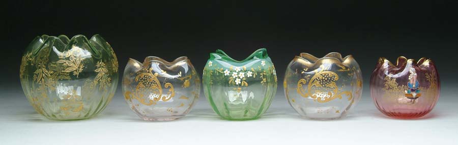 Appraisal: FIVE ROSE BOWLS Lot consists of a large vaseline glass