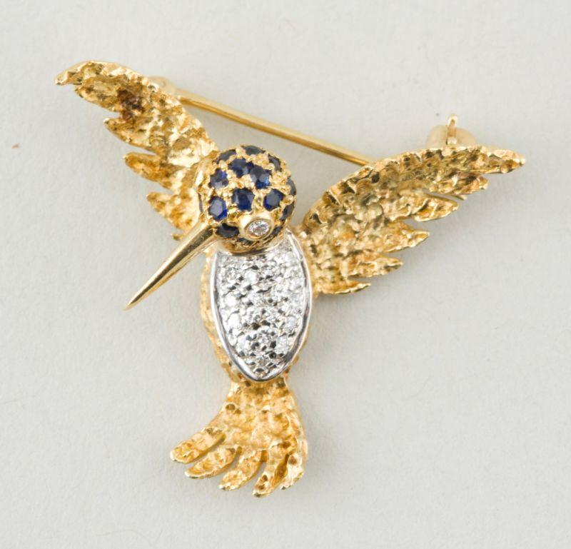 Appraisal: KT Yellow Gold Diamond Sapphire Brooch hummingbird with head encrusted