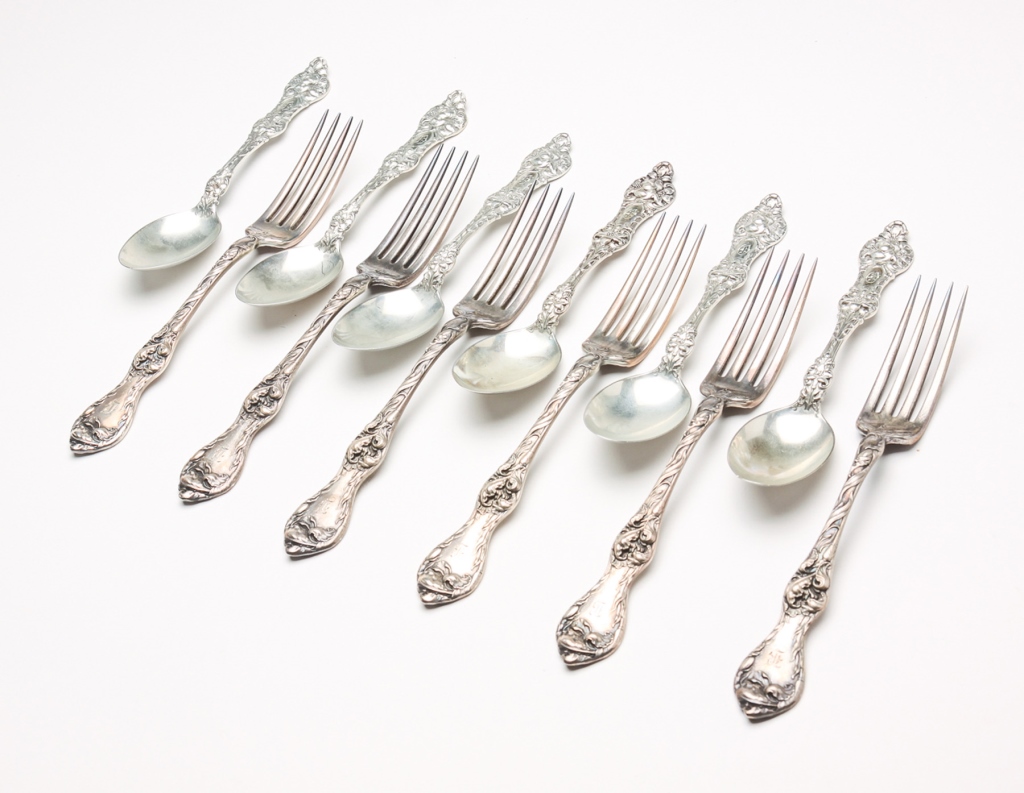 Appraisal: American Six Reed and Barton Les Cinq Fleurs dinner forks