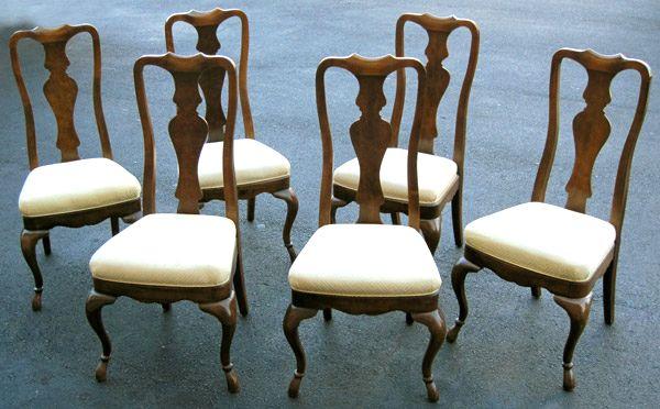 Appraisal: DREXEL HERITAGE QUEEN ANNE STYLE DINING ROOM CHAIRS Single shaped