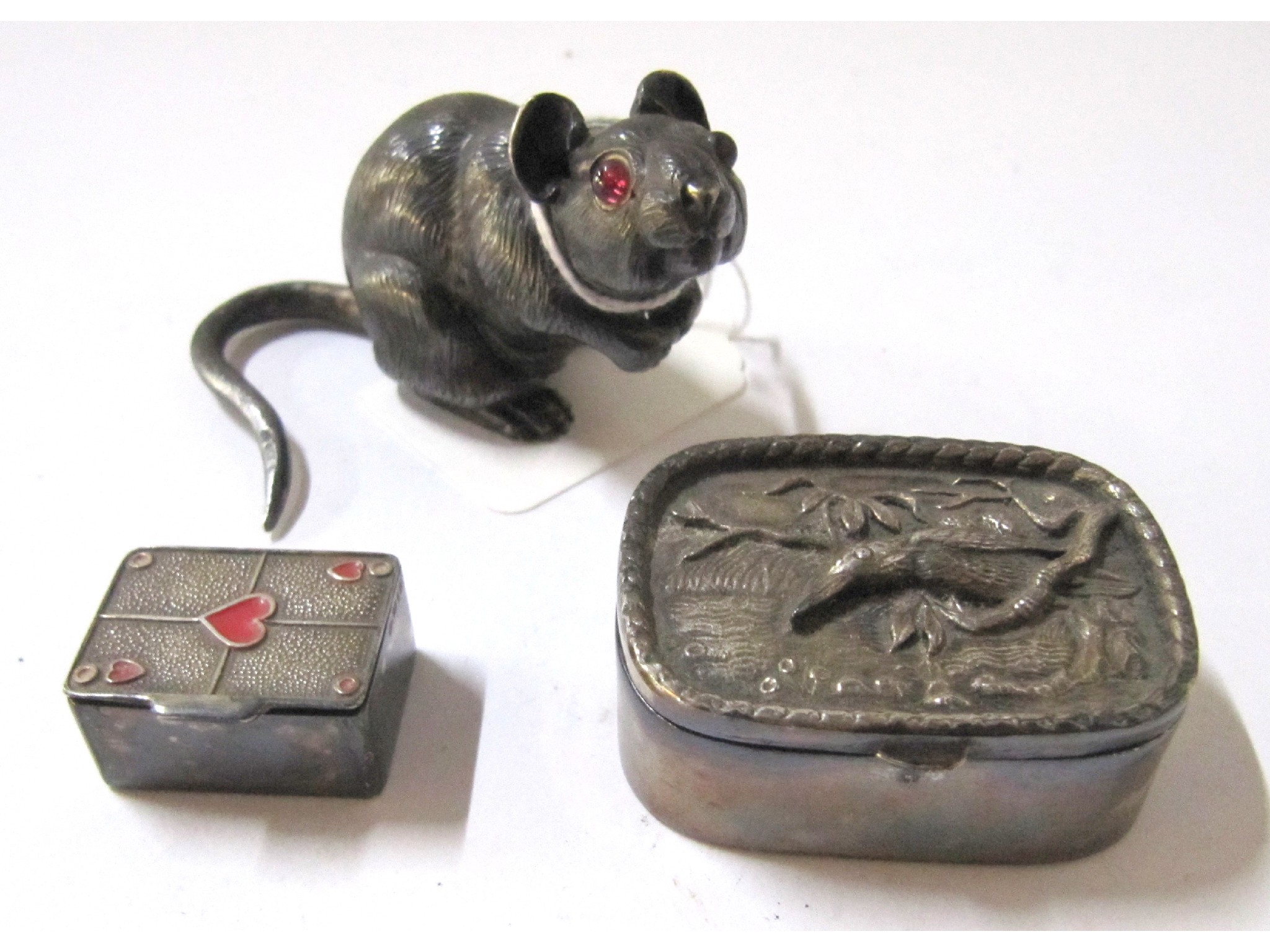 Appraisal: A lot comprising a cast metal figure of a mouse