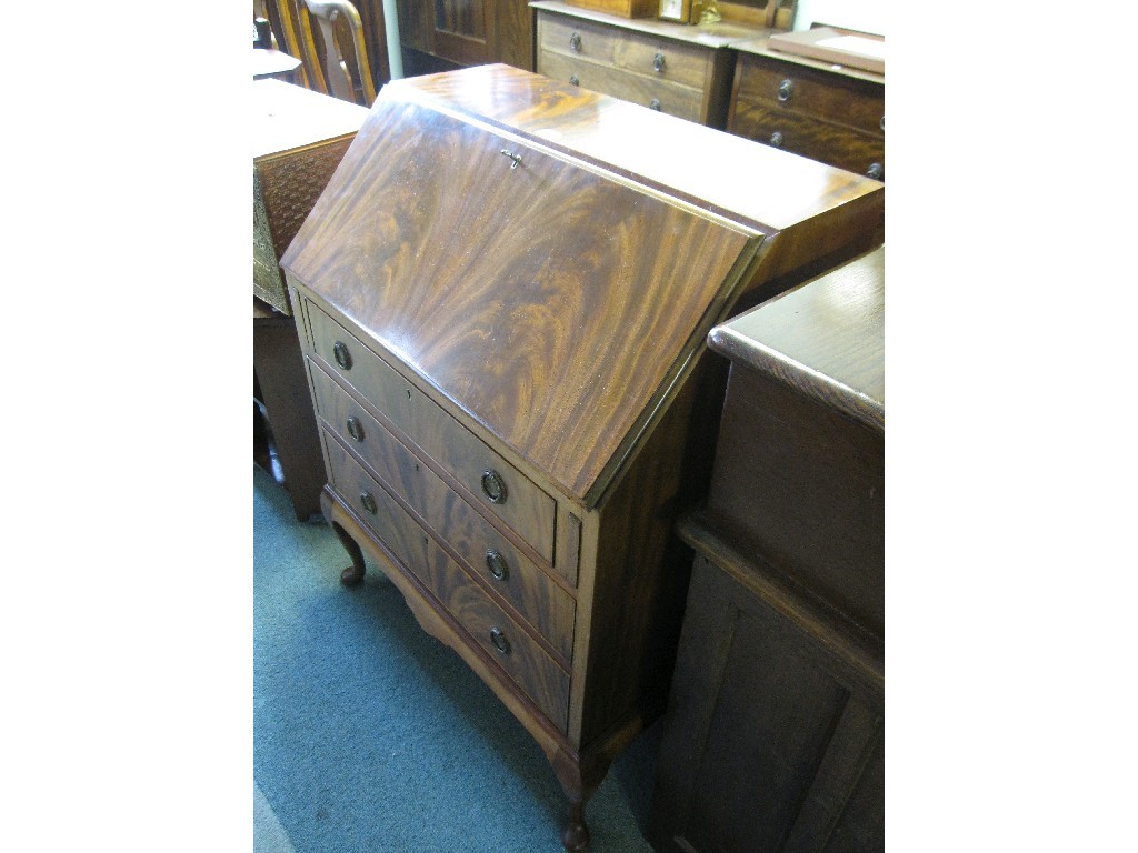 Appraisal: Mahogany slopefront writing bureau