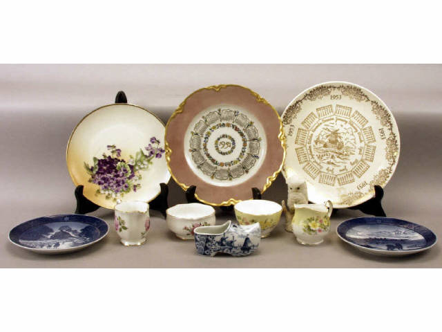 Appraisal: Collection of porcelain and china including decorator plates creamers and