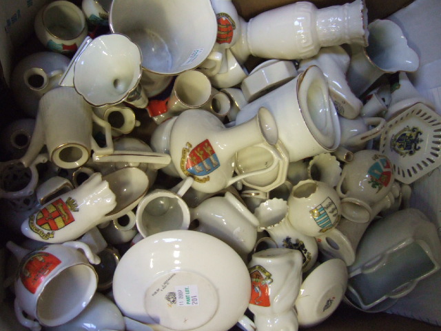 Appraisal: A large quantity of crested china approximately