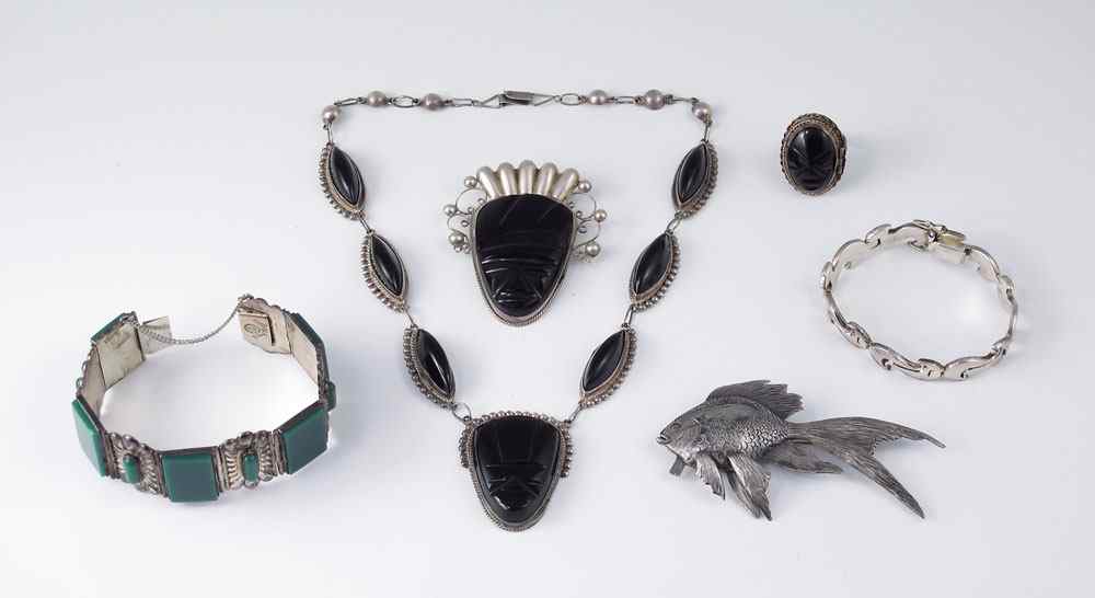 Appraisal: MEXICAN STERLING OBSIDIAN AND CHRYSOPRASE JEWELRY pieces to include Goldfish