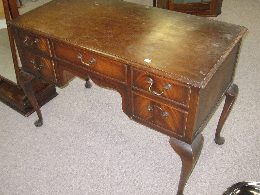 Appraisal: Mahogany writing table