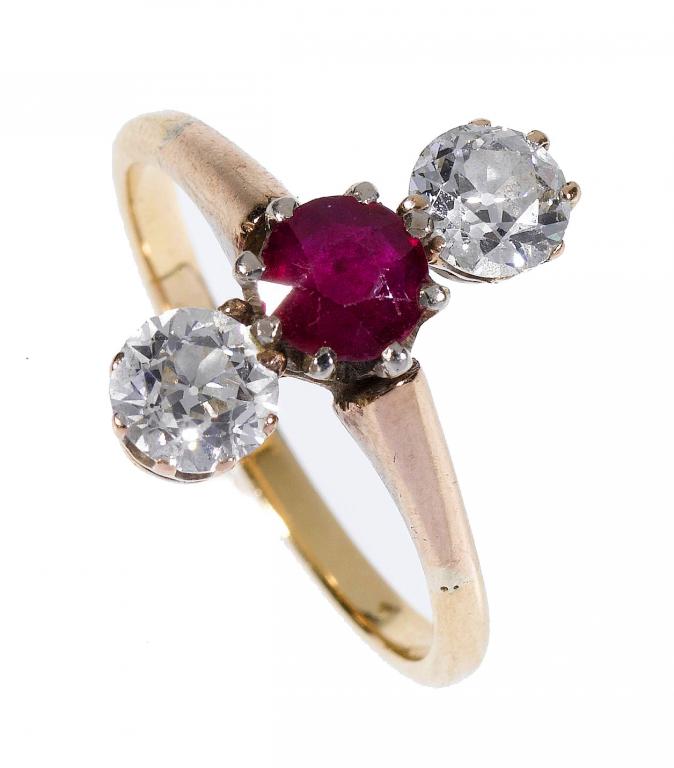 Appraisal: A RUBY AND DIAMOND THREE-STONE RING gold hoop