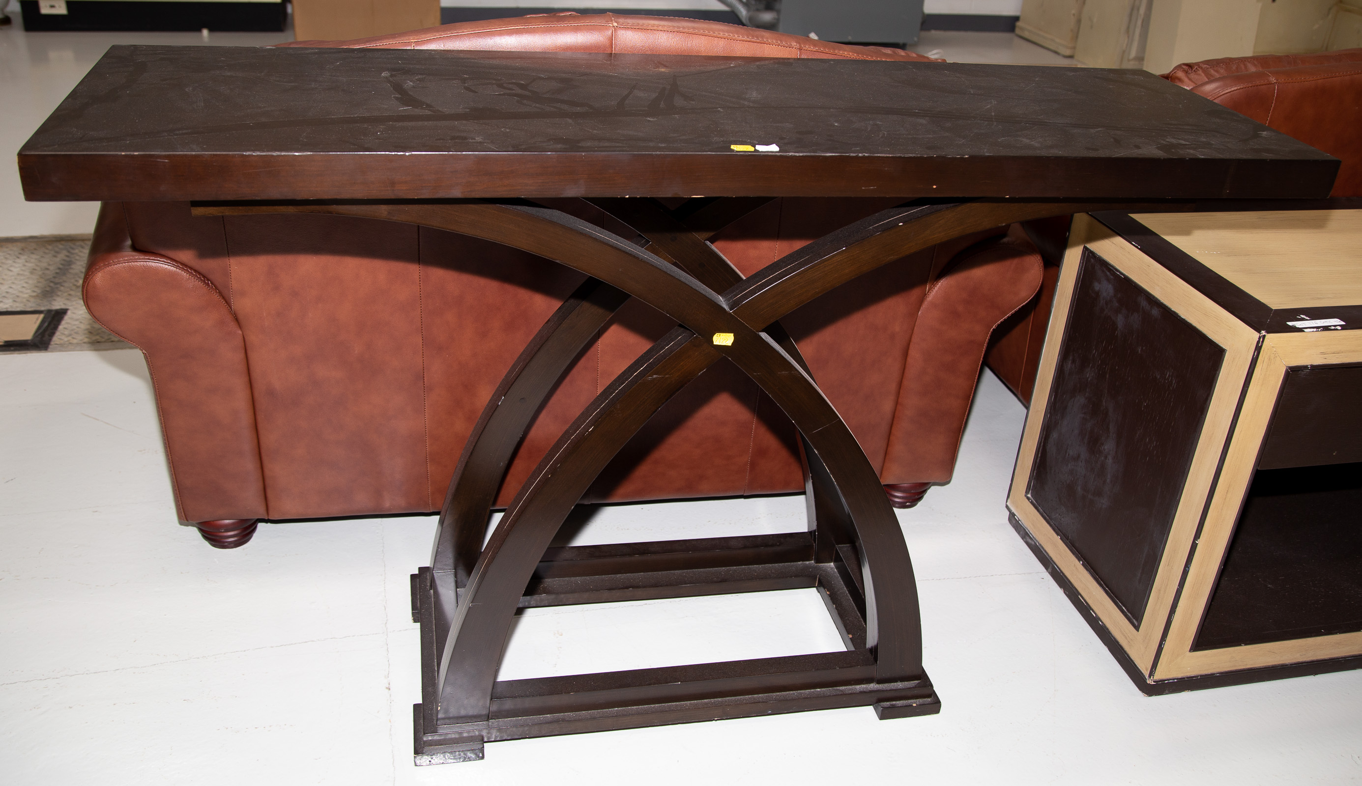 Appraisal: A CONTEMPORARY CLASSICAL HALL TABLE Approximately in H in W