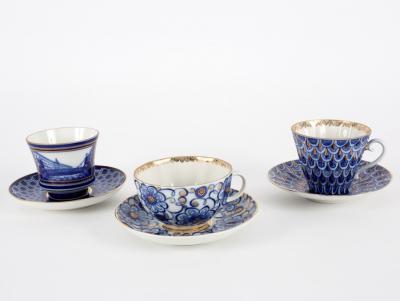 Appraisal: A group of Russian Lomonosov Factory blue and white teacups