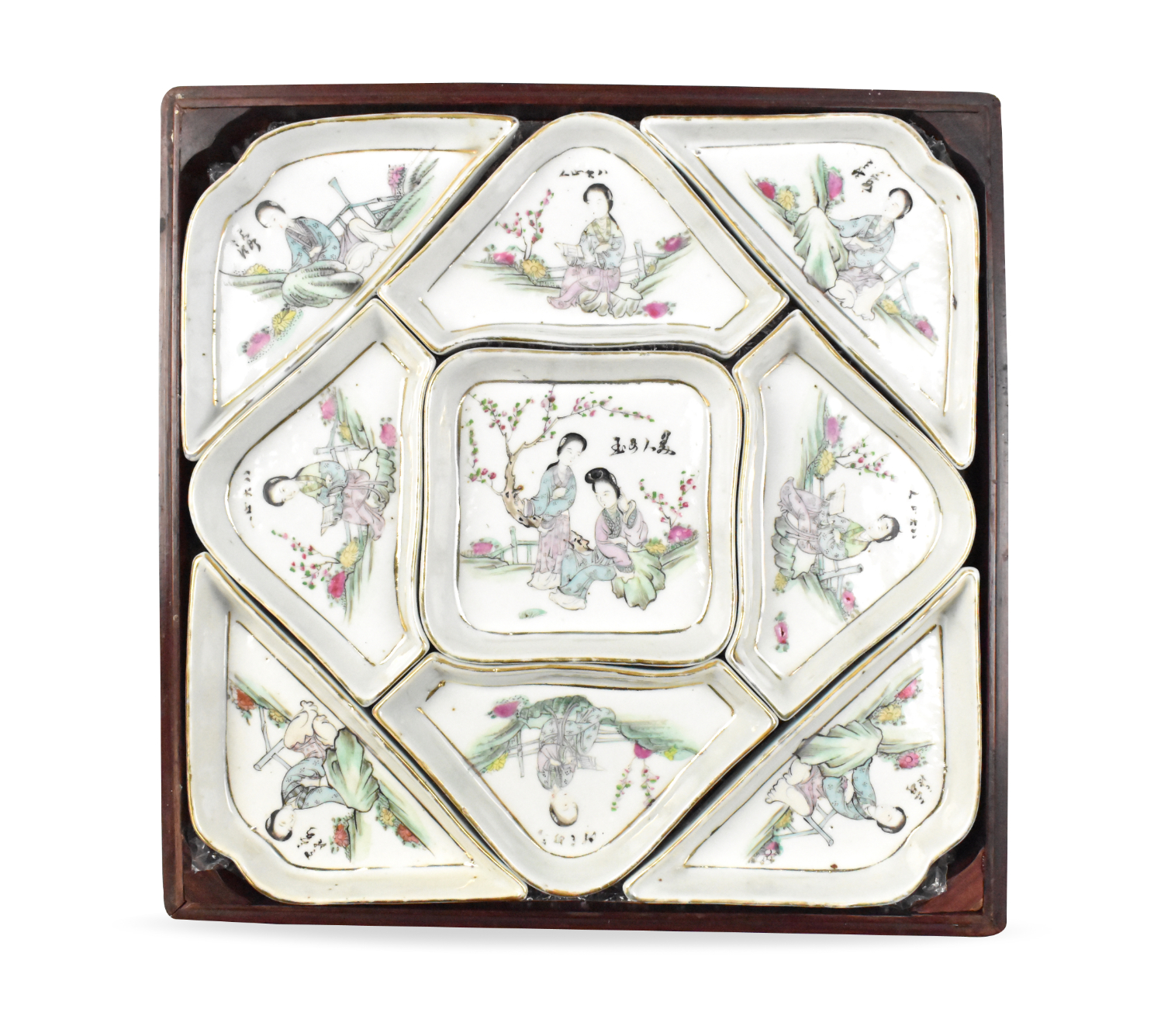 Appraisal: A Chinese Qianjiang enamel saucer set in a box dating