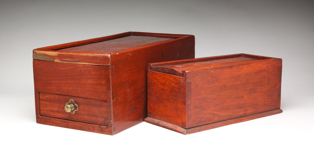 Appraisal: Mid th century American pine box Dovetailed with pegs on