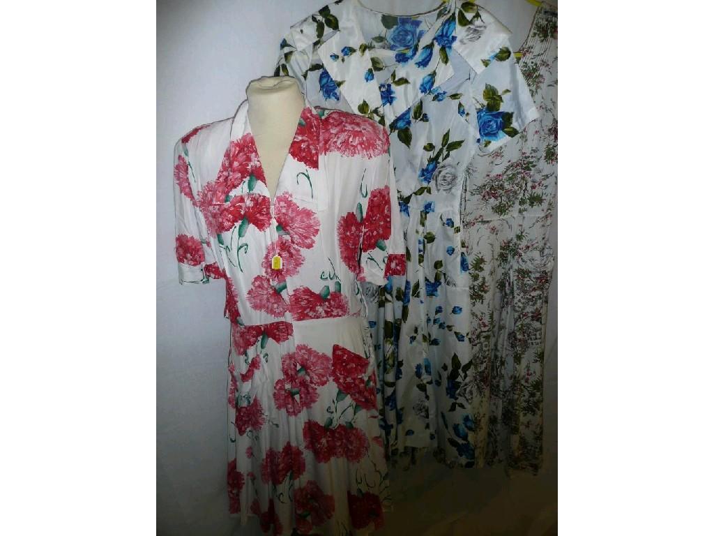 Appraisal: A 's summer vintage dress with bold blue roses design