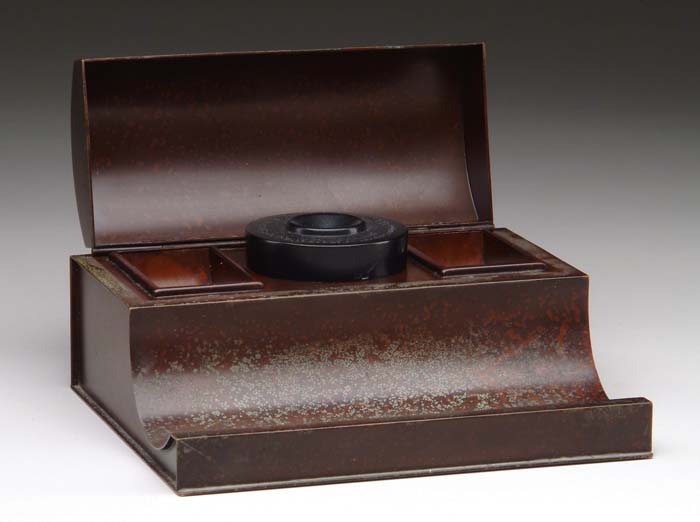 Appraisal: HEINZ INKWELL Covered mission style inkwell has two open compartments