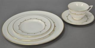 Appraisal: Royal Doulton Rondo pattern porcelain dinner set total pieces Royal