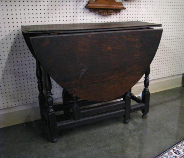 Appraisal: th century gateleg drop-leaf table