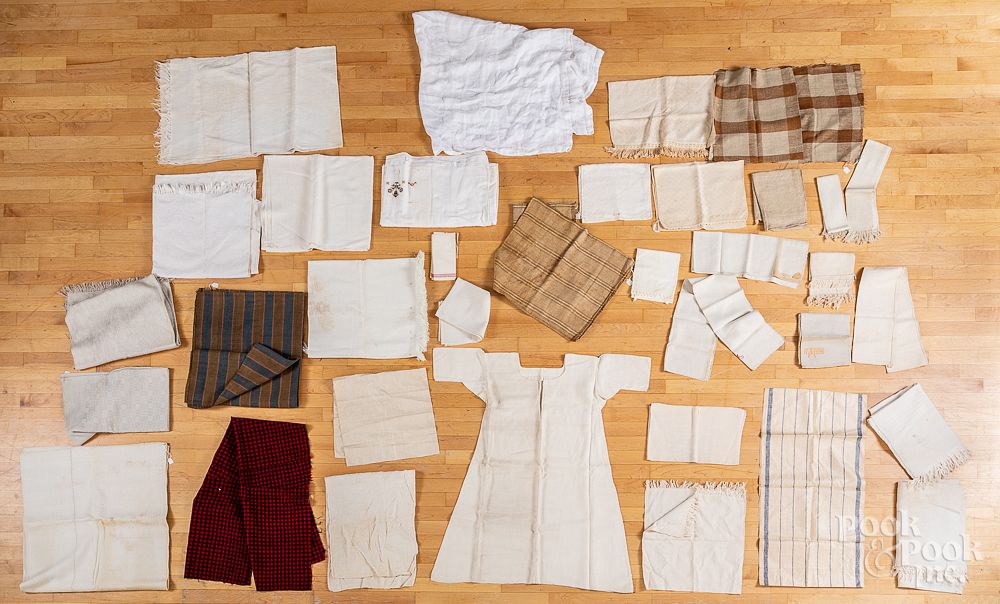 Appraisal: Miscellaneous linen napkins yardage etc Miscellaneous linen etc to include