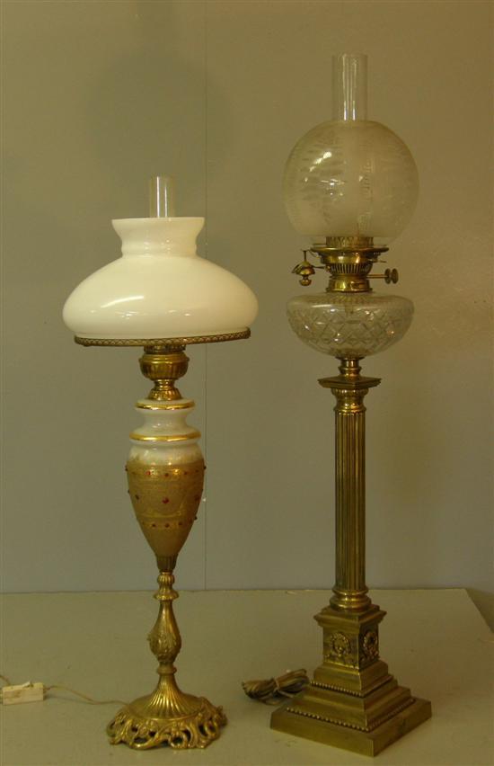 Appraisal: Victorian style oil lamp on a Corinthian column with a