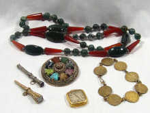 Appraisal: A mixed lot comprising an agate necklace an carat gold