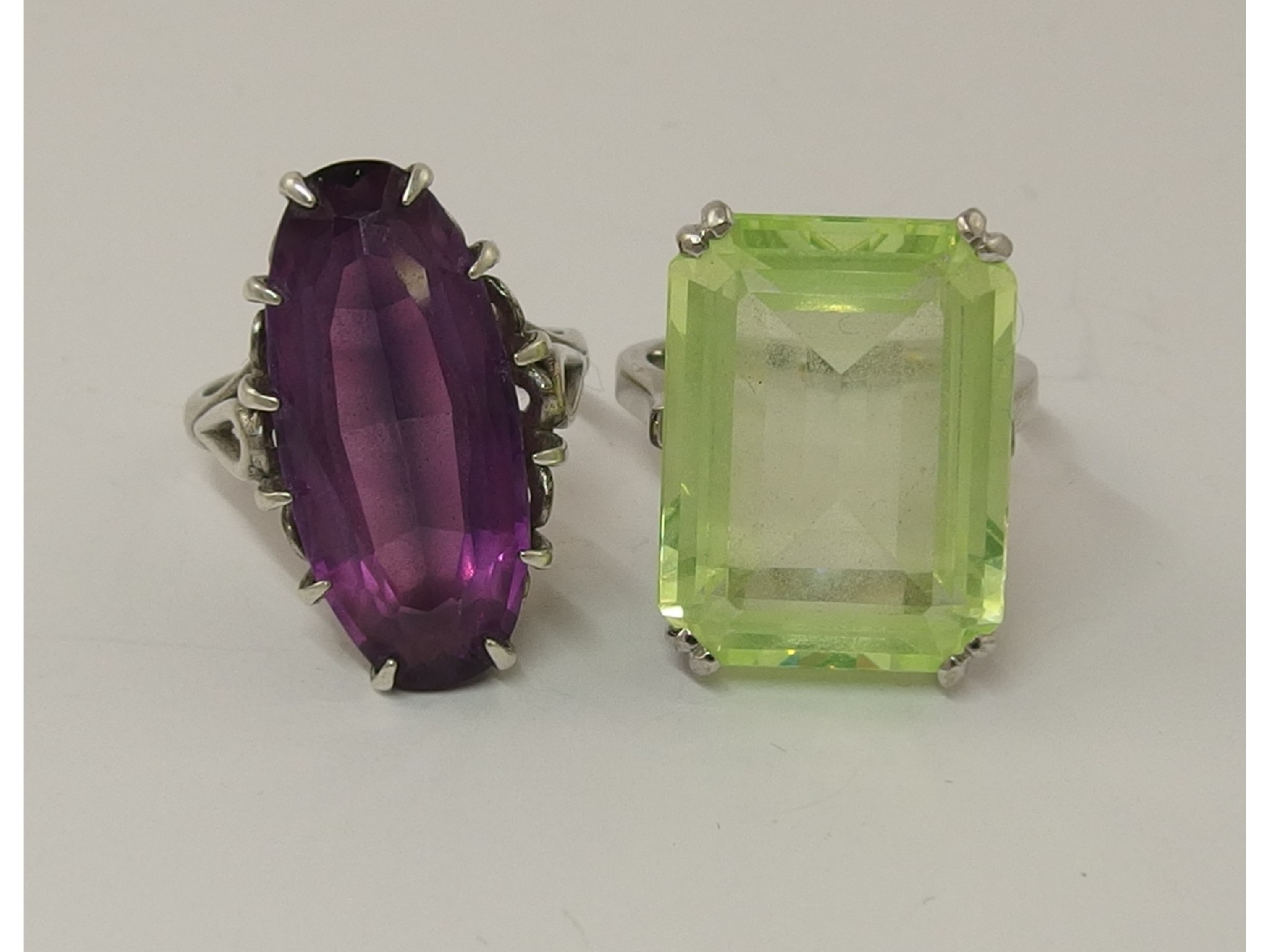 Appraisal: A white metal uranium glass set ring and a silver