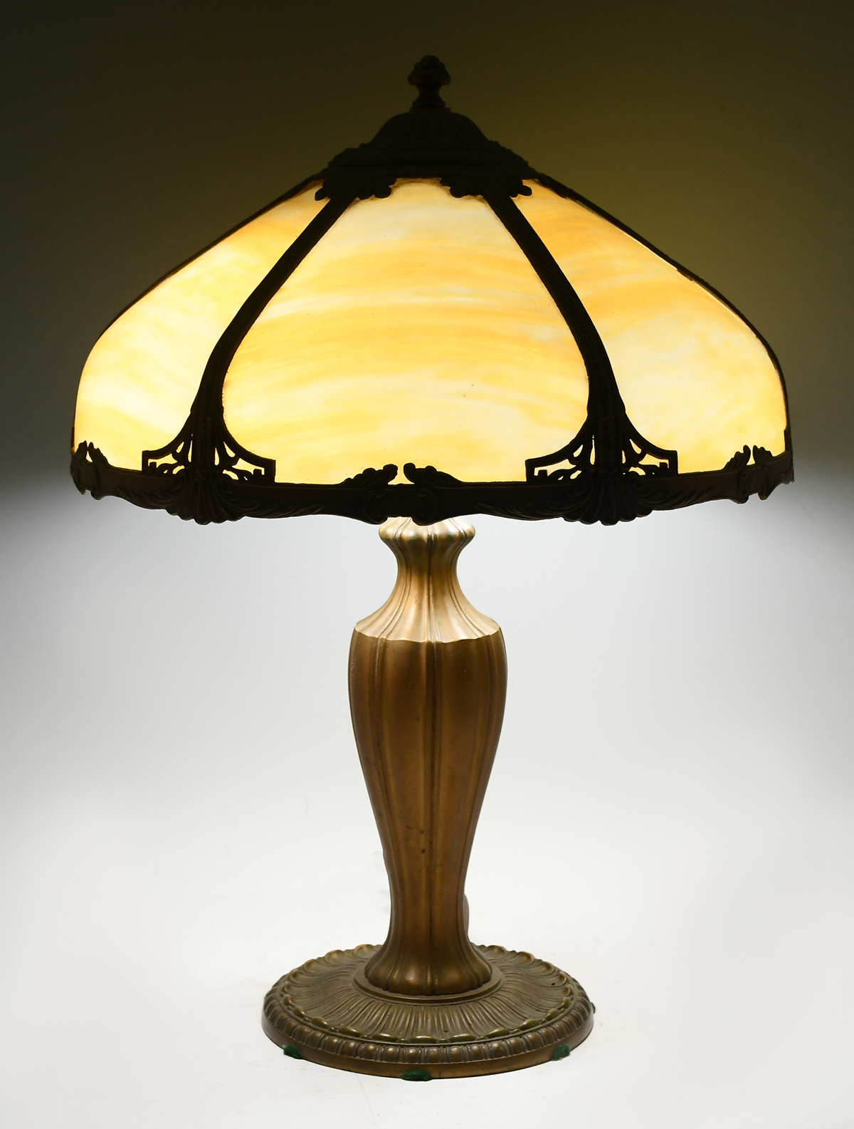 Appraisal: CARAMEL SLAG GLASS LAMP - panel caramel slag glass shade