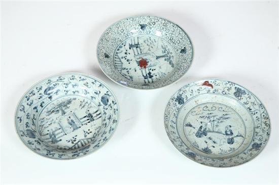 Appraisal: THREE PLATES Chinese late th century pottery Blue and white