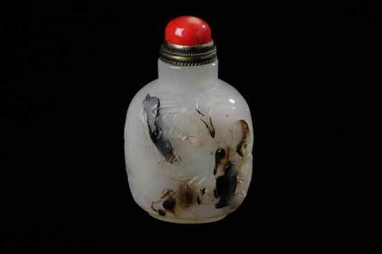 Appraisal: CHINESE AGATE SNUFF BOTTLE Carved with figure under pine tree