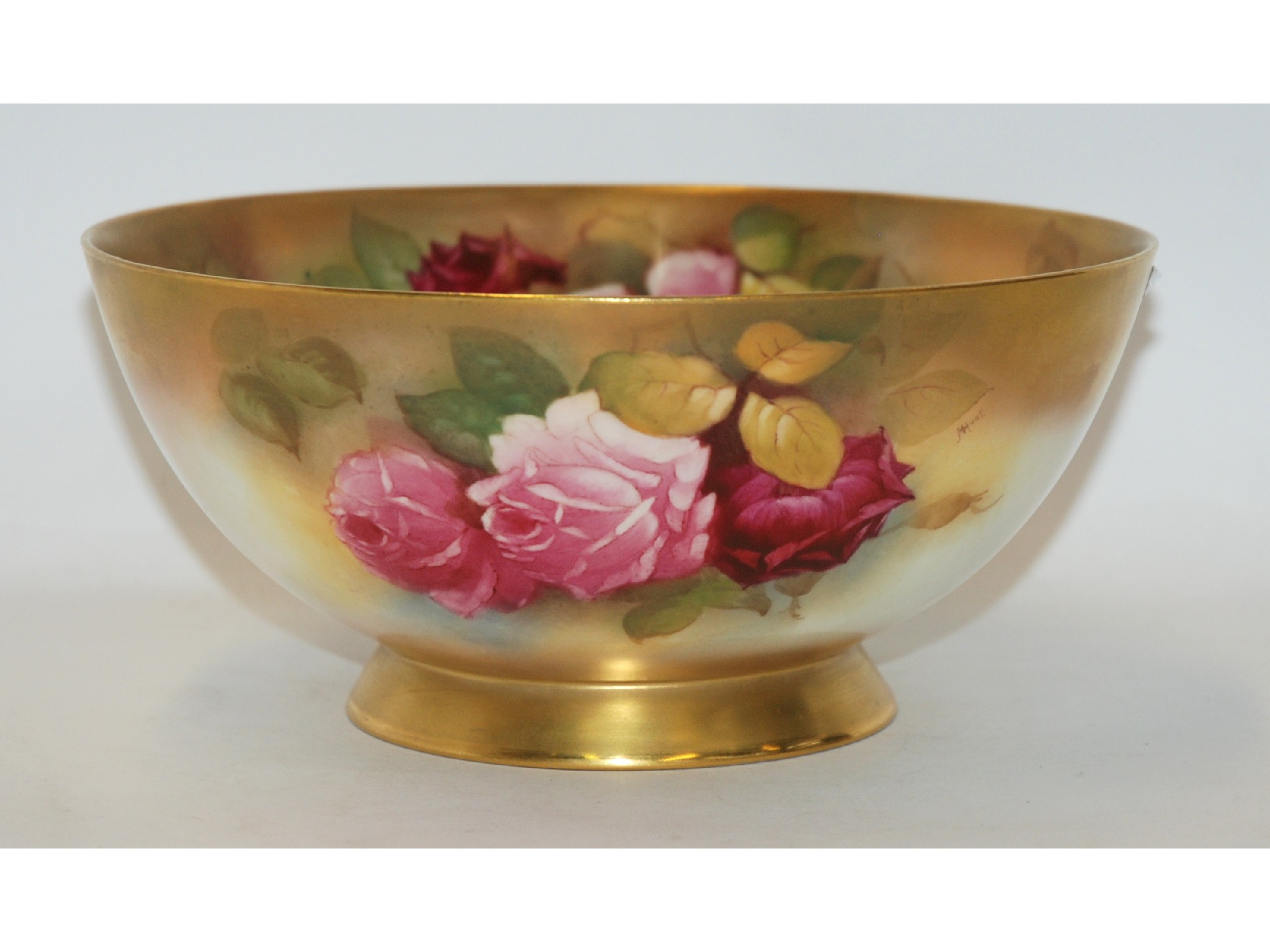 Appraisal: A Royal Worcester bowl painted with pink roses and signed