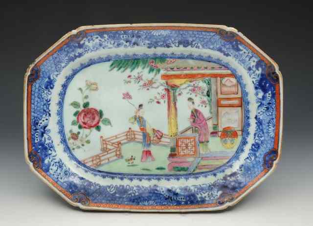 Appraisal: A CHINESE PORCELAIN EIGHT SIDED PLATE with Mandarin figure decoration