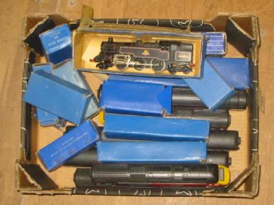 Appraisal: Various Hornby Dublo wagons comprising five D Royal Daylight tank