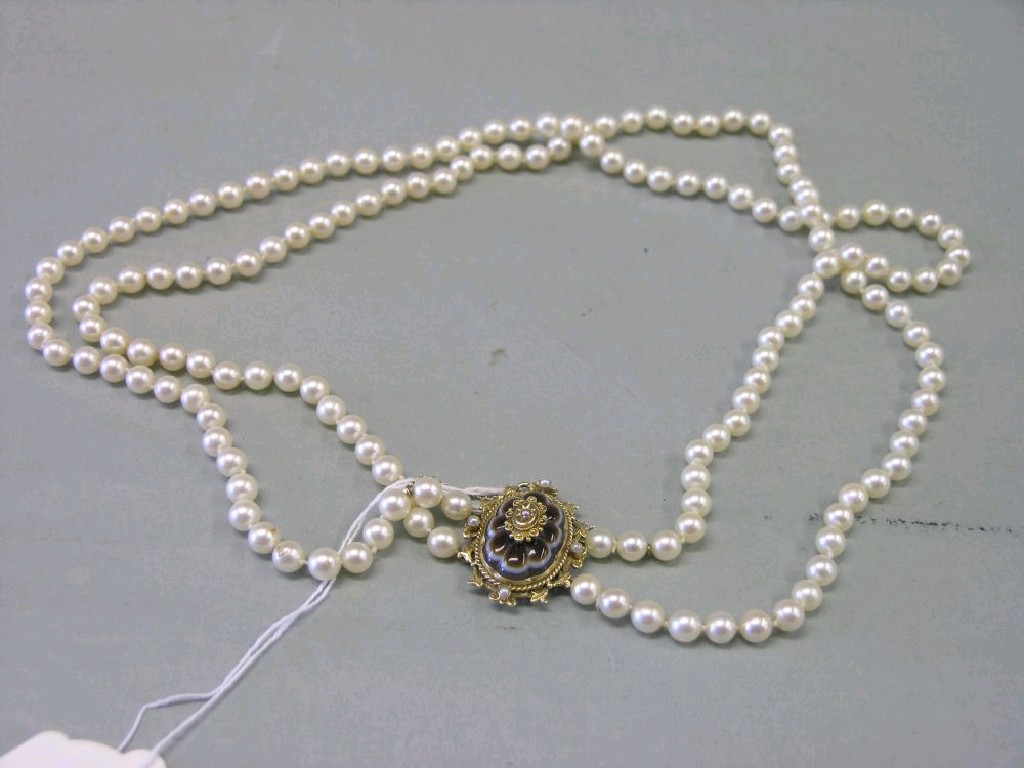 Appraisal: A late Victorian double-row cultured pearl necklace with agate and