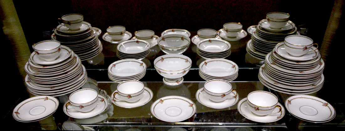 Appraisal: HAVILAND THE HANOI CHINA SERVICE Luncheon service approx pieces in