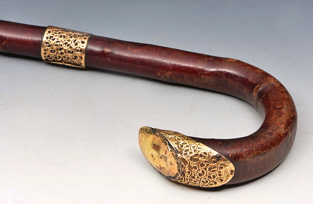 Appraisal: A GOLD MOUNTED THORN WALKING STICK decorated ferrule and coat