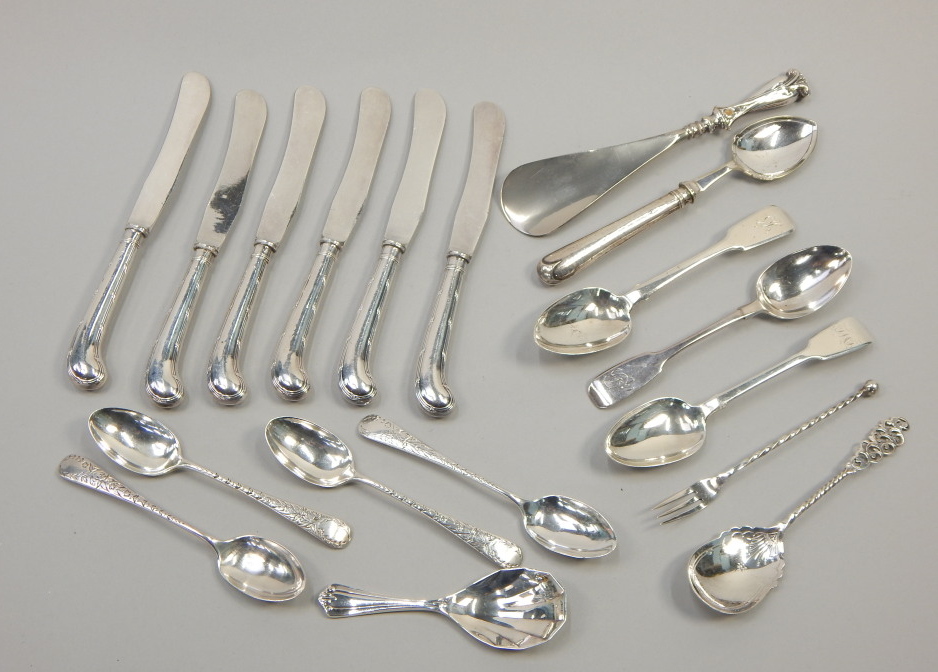 Appraisal: Various items of small silver to include teaspoons pistol handled