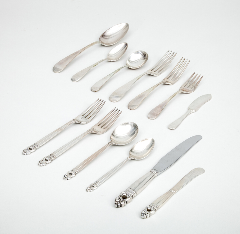 Appraisal: AMERICAN SILVER -PIECE FLATWARE SERVICE Comprising eight hollow-handled dinner knives