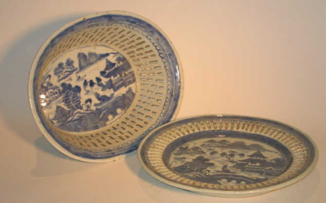 Appraisal: CHINESE EXPORT CANTON FRUIT BASKET AND PLATE Blue and white