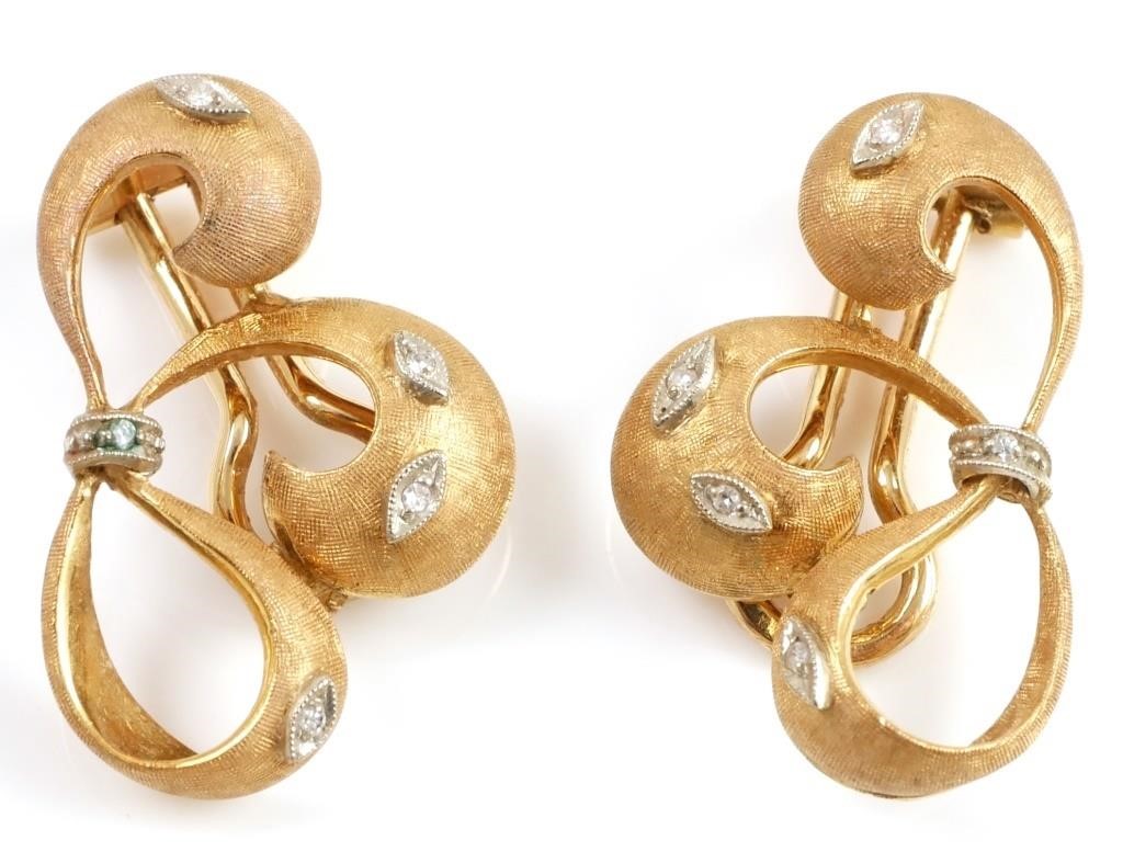 Appraisal: K DIAMOND RETRO EARRINGS K yellow gold retro earrings contain