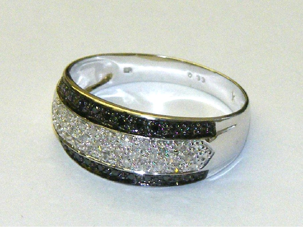 Appraisal: ct white gold black and white diamond band ring