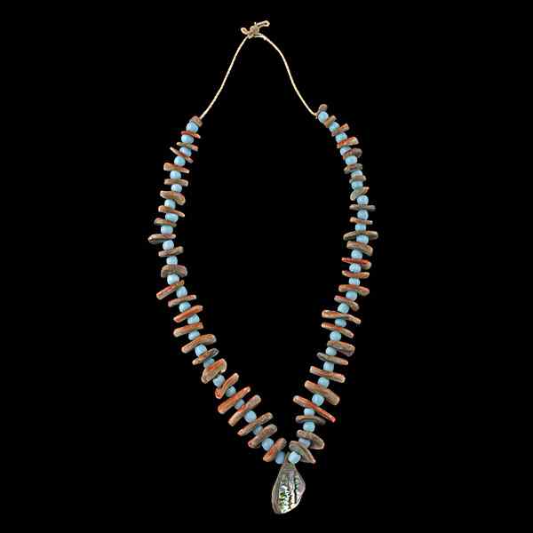 Appraisal: Santo Domingo Shell and Bead Necklace Collected by Virginia Doneghy