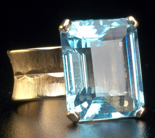 Appraisal: Aquamarine and k yg ring Emerald-cut stone good color cts