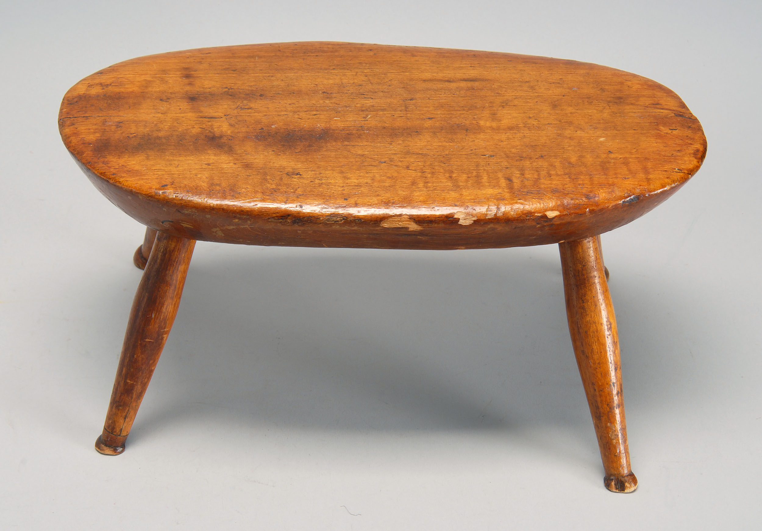 Appraisal: EARLY TH CENTURY AMERICAN WINDSOR CRICKET in maple with oval