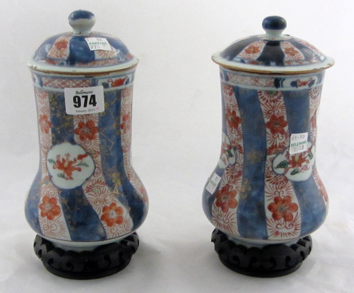 Appraisal: A pair of Chinese Imari jars and covers th century