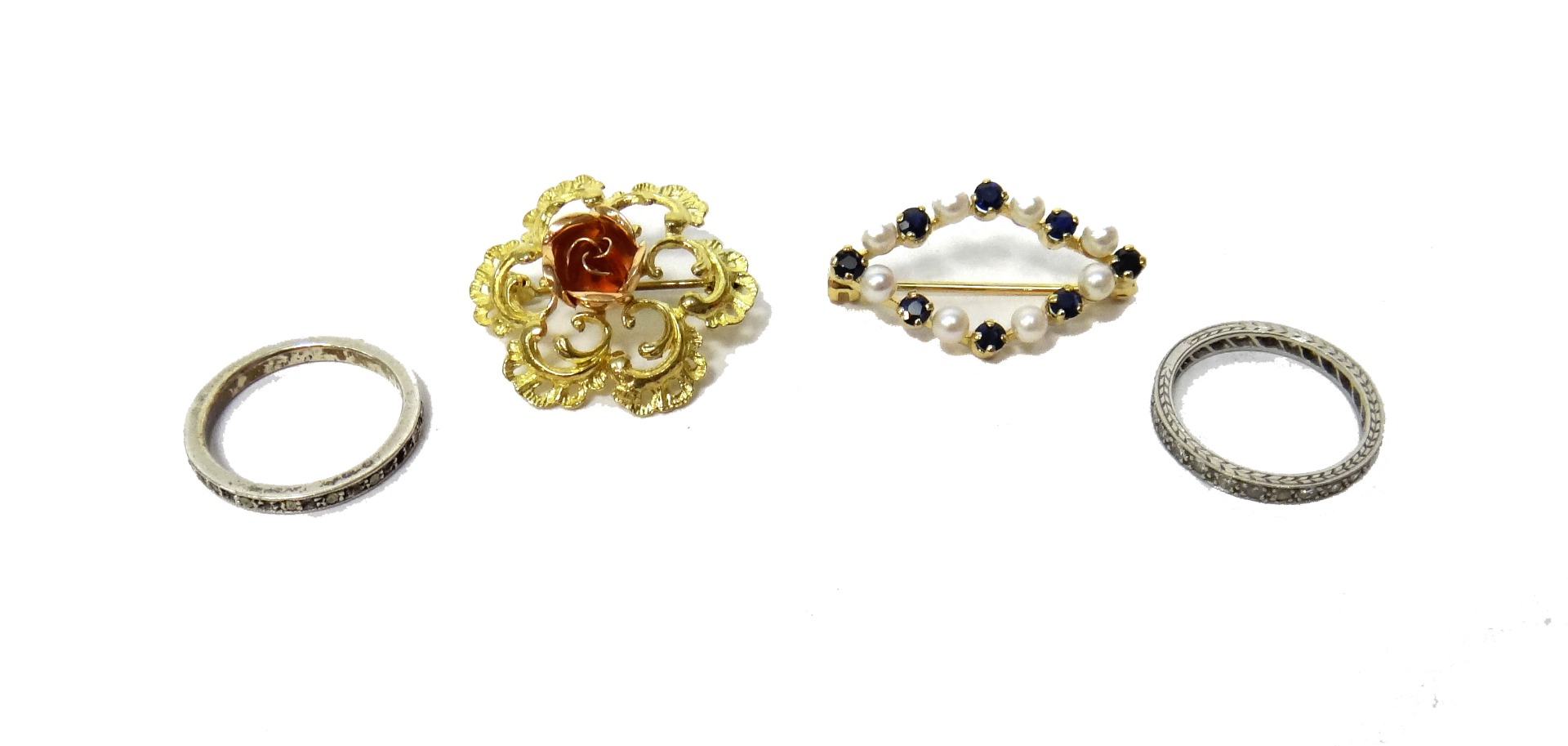 Appraisal: A ct gold sapphire and cultured pearl set brooch in