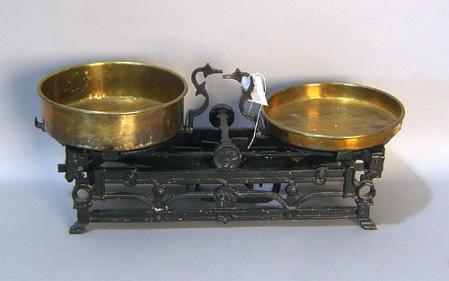 Appraisal: Cast iron scale h