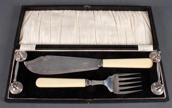 Appraisal: Victorian silver-plated fish slice and serving fork in fitted case