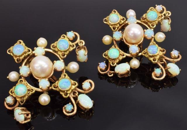 Appraisal: pair Ladies kt yellow gold earrings with pearls and natural